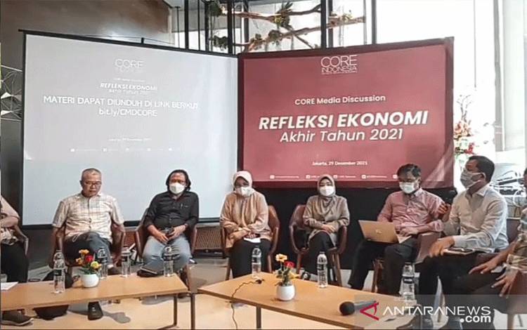 Tangkapan layar Webinar CORE "Refleksi Ekonomi Akhir Tahun 2021" di Jakarta, Rabu (29/12/2021). (ANTARA/Sanya Dinda)