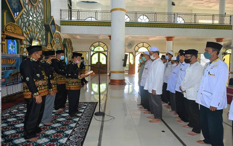 Suasana saat pelantikan Pengurus DMI kecamatan se Kabupaten Kapuas, pada Kamis, 30 Desember 2021.