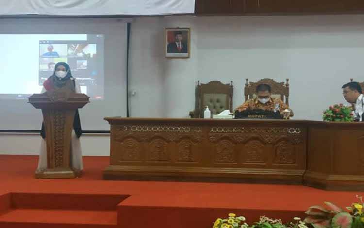 Wakil Ketua II DPRD Pulang Pisau, Nova Selvia saat membuka masa persidangan, Kamis 6 Januari 2022