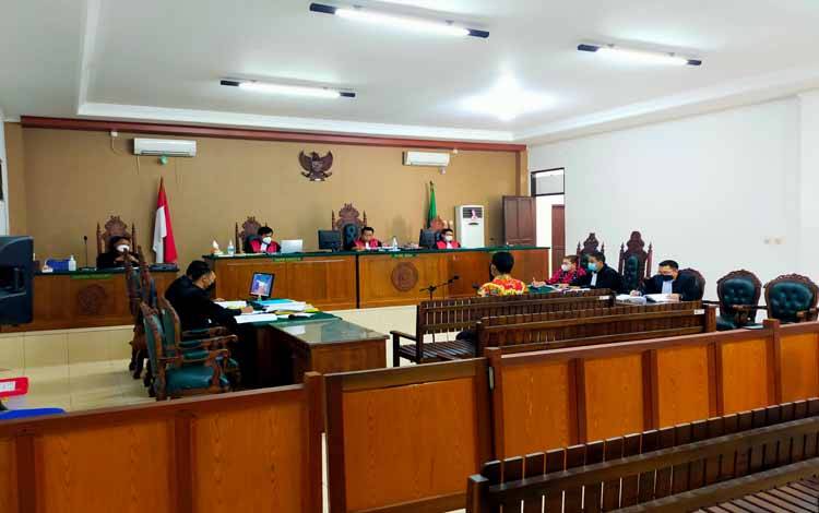 Para saksi saat memberikan keterangan di Pengadilan Tipikor Palangka Raya
