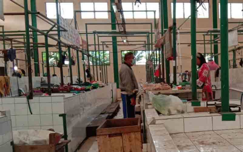 Pedagang di Pasar Palagan Sari Pangkalan Bun, sepi pengunjung.