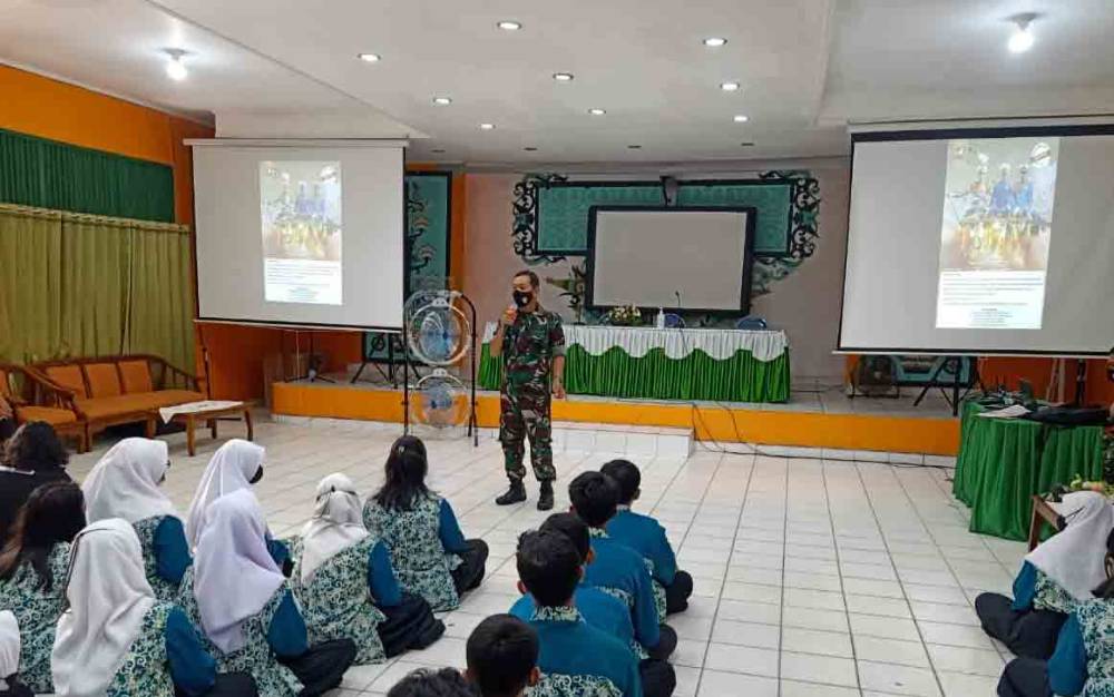 Sosialisasi Penerimaan Prajurit TNI AD di SMKN 3 Palangka Raya 