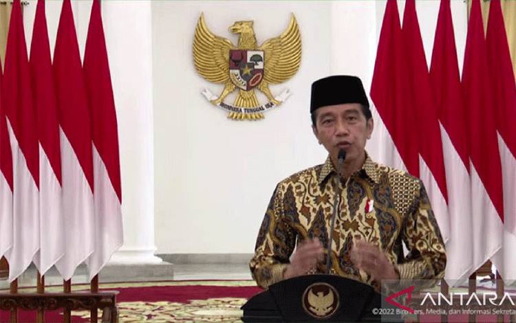 angkap layar Presiden Jokowi menyampaikan sambutan dari Istana Kepresidenan Bogor saat hadir secara virtual dalam pengukuhan Majelis Pengurus Pusat Ikatan Cendekiawan Muslim Indonesia (ICMI) 2021-2026 dan Peresmian Pembukaan Rakernas ICMI pada Sabtu (29/1/2022). (ANTARA/Desca Lidya Natalia)