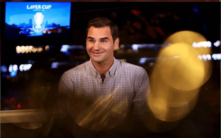 Roger Federer dalam wawancara di Boston, Massachusetts, Amerika Serikat, pada 25 September 2021. (Getty Images via AFP/CARMEN MANDATO)