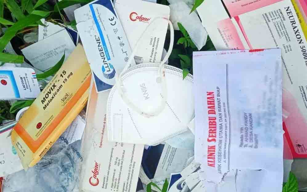 Sampah medis yang ditemukan warga di Jalan Soekarno, Kelurahan Sawahan, Kecamatan Mentawa Baru Ketapang, Sampit. 