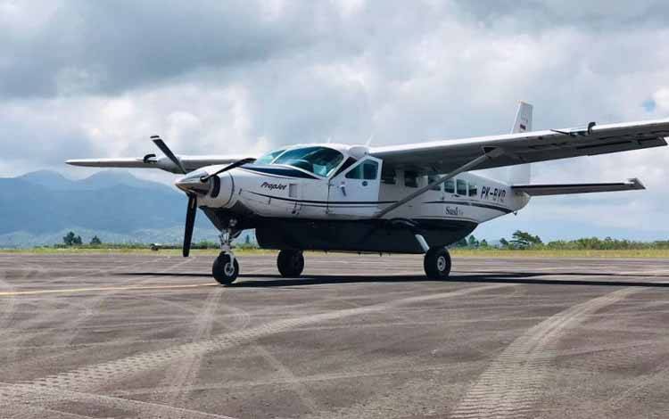 Maskapai Susi Air jenis Cessna C-208B berkapasitas 12 penumpang layani penerbangan perdana rute Rembele-Bandara SIM Banda Aceh, Rabu 