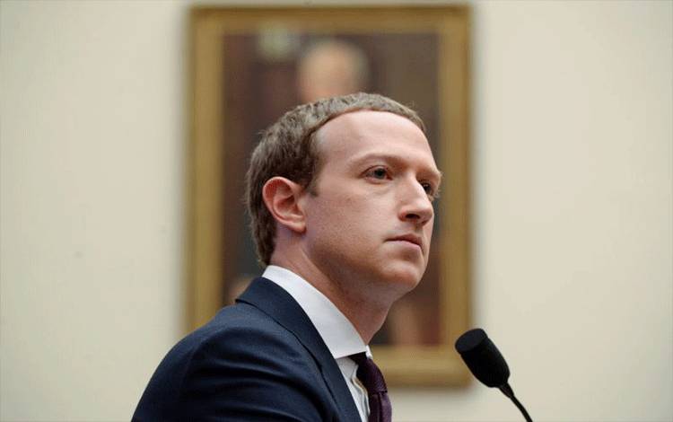 Ketua dan CEO Facebook Mark Zuckerberg bersaksi pada sidang Komite Jasa Keuangan DPR di Washington, AS, 23 Oktober 2019. ANTARA/REUTERS/Erin Scott