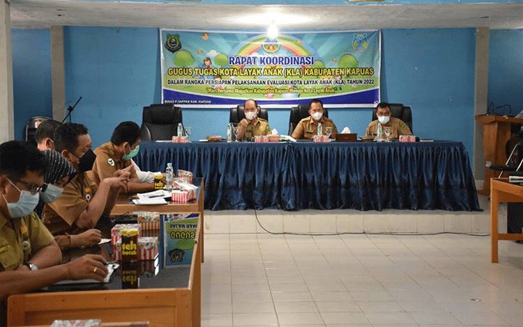 Suasana saat Rapat koordinasi Gugus Tugas Kota Layak Anak di Kabupaten Kapuas pada Senin, 14 Februari 2022.