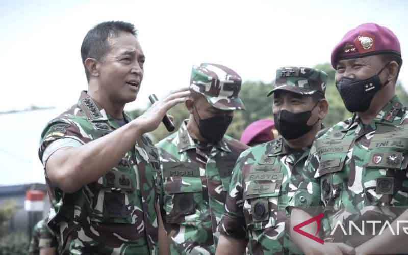 Panglima TNI Jenderal TNI Andika Perkasa (kiri). (foto : ANTARA/Muhammad Zulfikar)