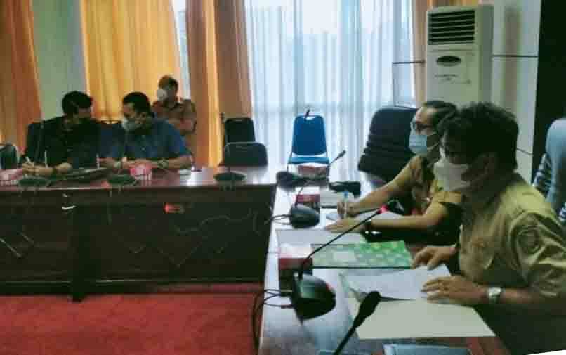 Rapat pembahasan penataan PKL di Palangka Raya.