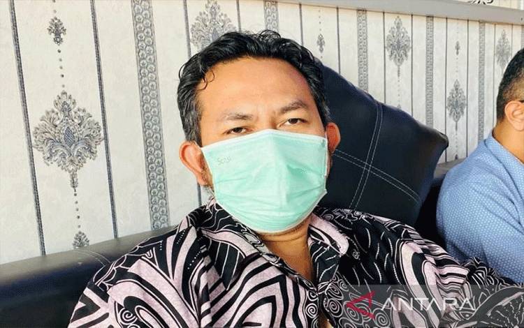 Dr Edi Hidayat, seorang dokter ahli penyakit dalam di Kabupaten Nagan Raya, Provinsi Aceh. (ANTARA/Teuku Dedi Iskandar)