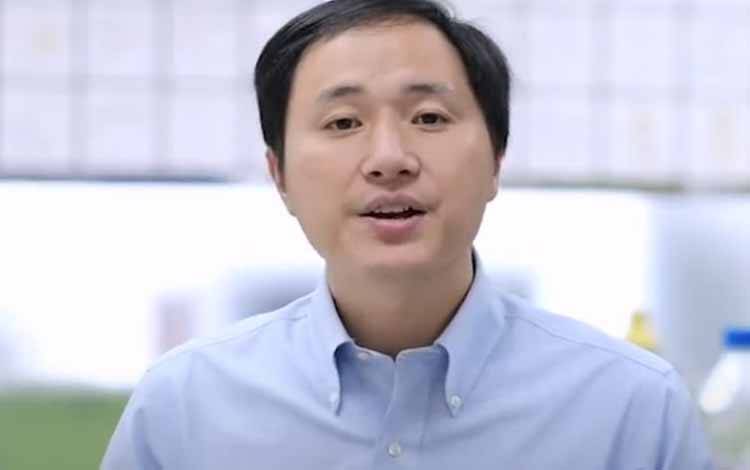 Tangkapan layar video He JIankui, ilmuwan di balik lahirnya tiga bayi hasil rekayasa genetika di China, yang dipublikasikan World Science Festival di YouTube