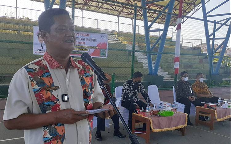 Sekretaris Daerah Kabupaten Seruyan, Djainuddin Noor saat membuka kegiatan Bimtek Pengelolaan Bantuan Operasional Sekolah ( BOS).