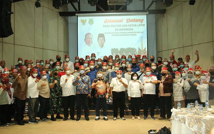 Bupati Pulpis menghadiri Rakor KKN Kebangsaan bersama tahun 2022 yang berpusat di GPU Manggatang Tarung, Kabupaten Kapuas.
