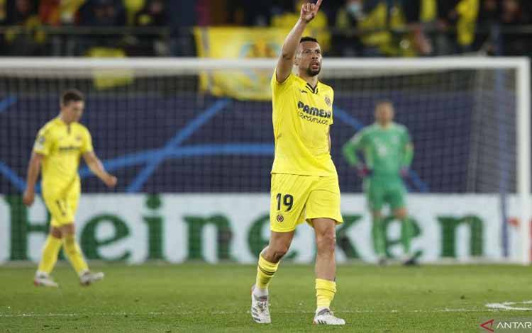 Selebrasi Francis Coquelin setelah mencetak gol untuk Villarreal dalam pertandingan leg pertama perempat final Liga Champions, Kamis 7 April 2022. 