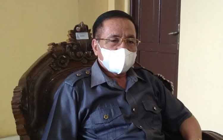 Ketua DPRD Kabupaten Gunung Mas Akerman Sahidar