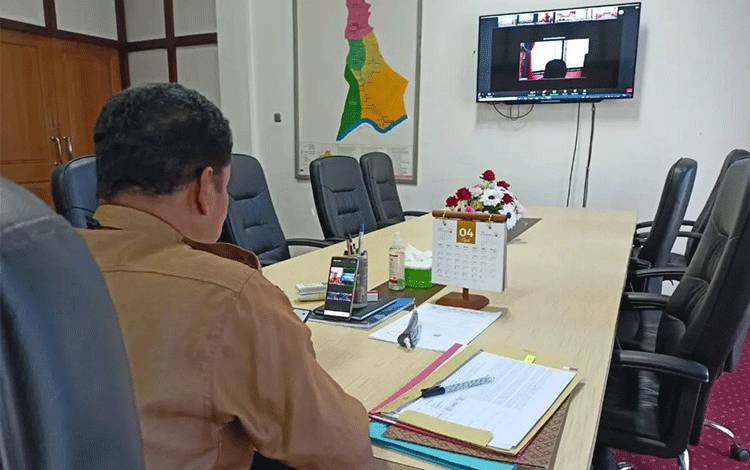Sekda Seruyan Djainuddin Noor mengikuti Rakornas secara virtual