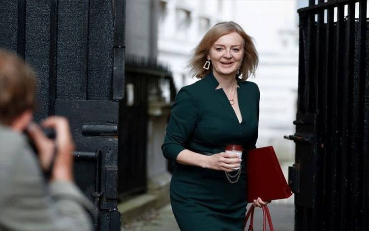 Arsip - Menteri Luar Negeri Inggris Liz Truss di London, 17 September 2021. (ANTARA/Reuters)
