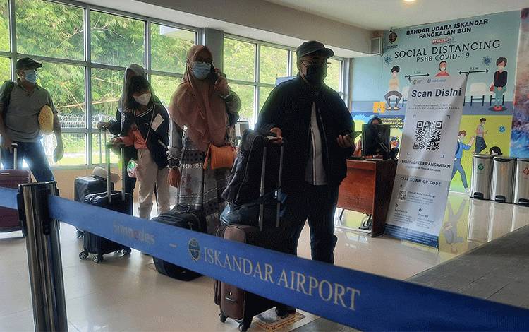 Penumpang tiba di Bandara Iskandar Pangkalan Bun.