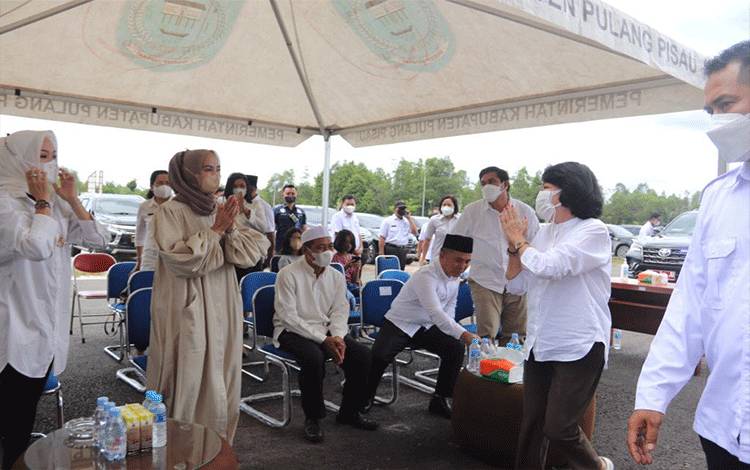 Bupati Pulpis saat menghadiri halal bi halal DPRD Pulpis, Rabu (11/05/2022).