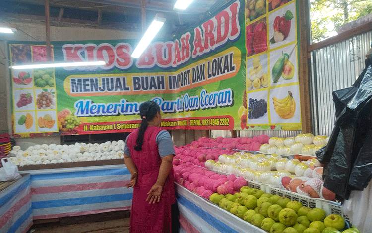 Kios buah Ardi di Jalan Kahayan Kota Palangka Raya.