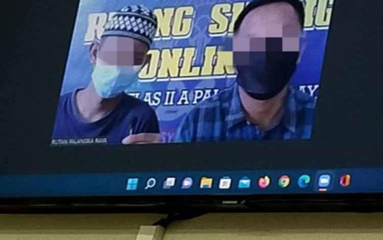 Para terdakwa saat menjalani sidang virtual di Pengadilan Negeri Palangka Raya