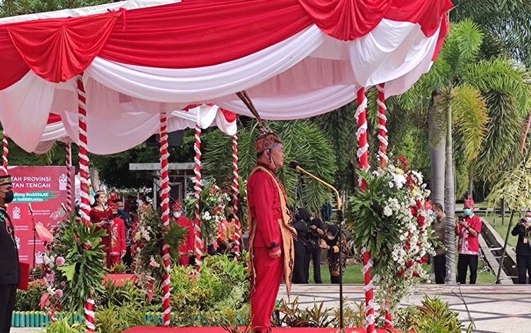 Gubernur Kalimantan Tengah (Kalteng), Sugianto Sabran memimpin upacara Hari Jadi ke-65 Kalteng.