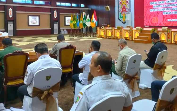 Rapat tindak lanjut tentang penunjukan Kota Palangka Raya Provinsi Kalimantan Tengah sebagai tuan rumah UCI MTB Eliminator World Cup di aula Jayang Tingang