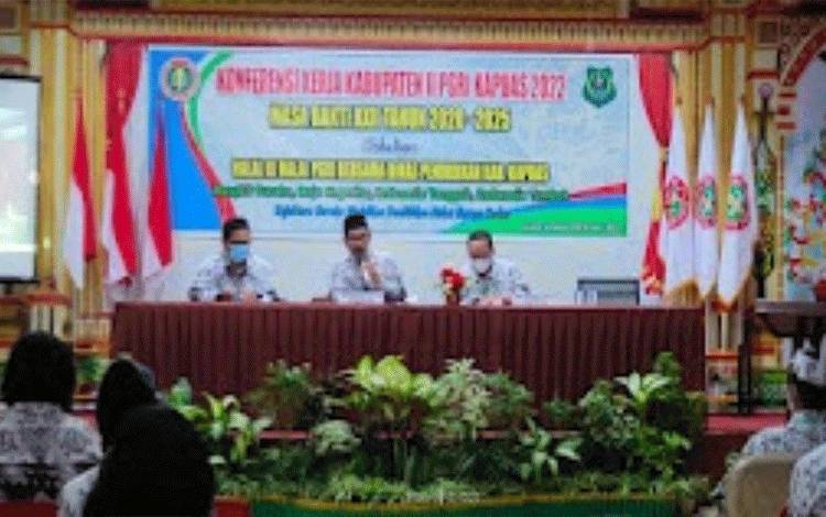 Suasana saat kegiatan Konferkab II PGRI Kabupaten Kapuas di Aula Dinas Pendidikan setempat.