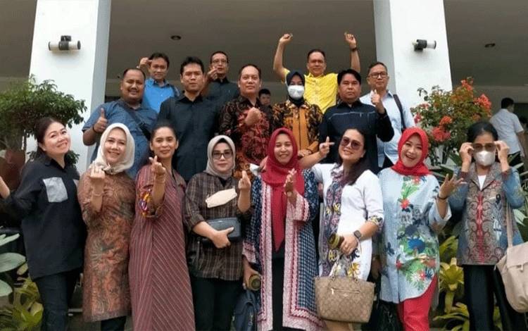 Anggota Komisi A DPRD Kota Palangka Raya saat kunjungan kerja ke DPRD Kota Bandung
