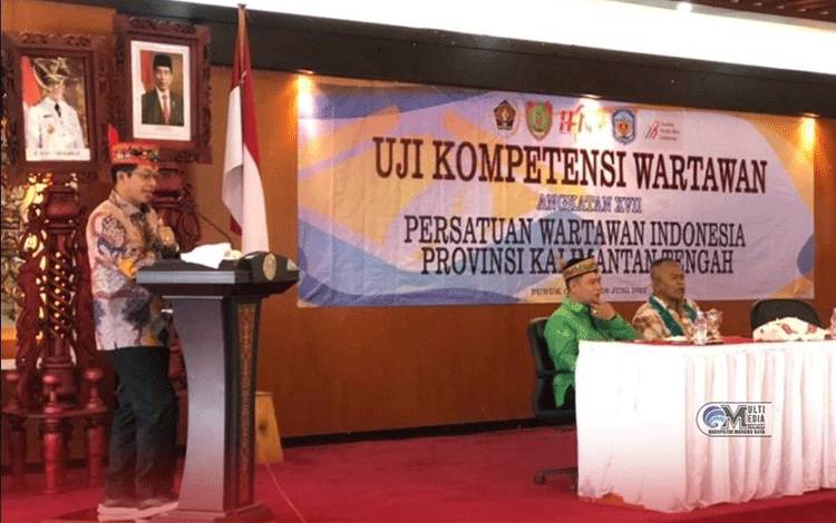 Acara penbukaan UKW angkatan 17 oleh Bupati Mura Drs. Perdie M. Yoseph