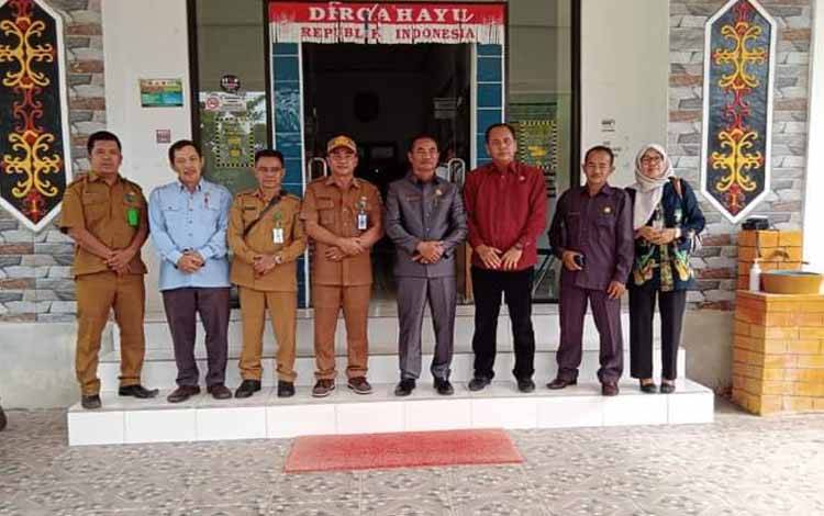 Ketua DPRD Katingan Marwan Susanto dan sejumlah anggota komisi I meninjau Rumah Sakit Pratama Tumbang Samba