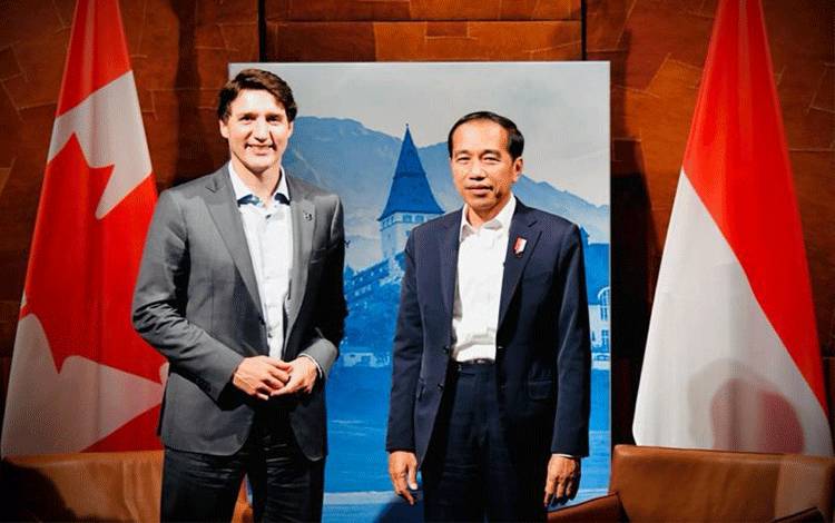 Presiden RI Joko Widodo saat melakukan pertemuan bilateral dengan Perdana Menteri Kanada Justin Trudeau di sela-sela KTT G7 di Elmau, Jerman, Senin (27/6/2022). ANTARA/HO-Biro Pers Sekretariat Presiden