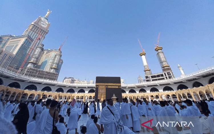 Jamaah calon haji melaksanakan umrah wajib di Masjidil Haram, Mekkah. ANTARA/Desi Purnamawati