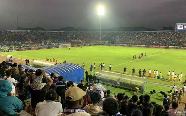 Laga antara Arema FC melawan Barito Putera yang digelar di Stadion Kanjuruhan, Kabupaten Malang, Jawa Timur, Sabtu (2/7/2022)