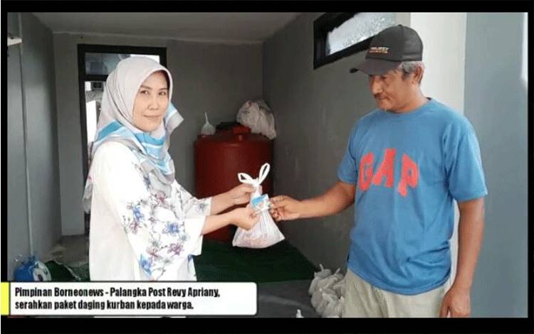 Pembagian Daging Kurban di Borneonews