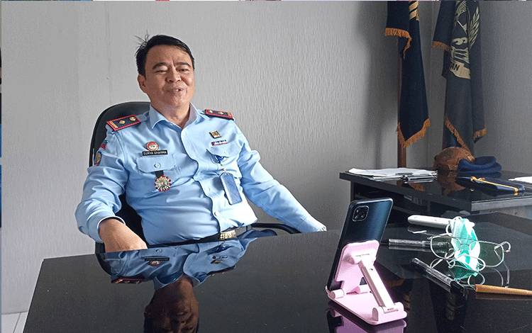 Kepala Rutan Tamiang Layang Surya Dharma mengatakan, pihaknya kembali membuka kunjungan tatap muka terhadap warga binaan rutan, Rabu, 13 Juli 2022. (FOTO: BOLE MALO)