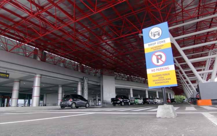 Bandara Tjilik Riwut Palangka Raya, pengamat menilai kebijakan wajib booster untuk pelaku perjalanan bisa menjadi literasi untuk masyarakat terkait pentingnya menjaga kesehatan. (FOTO: ANGKASA PURA II)