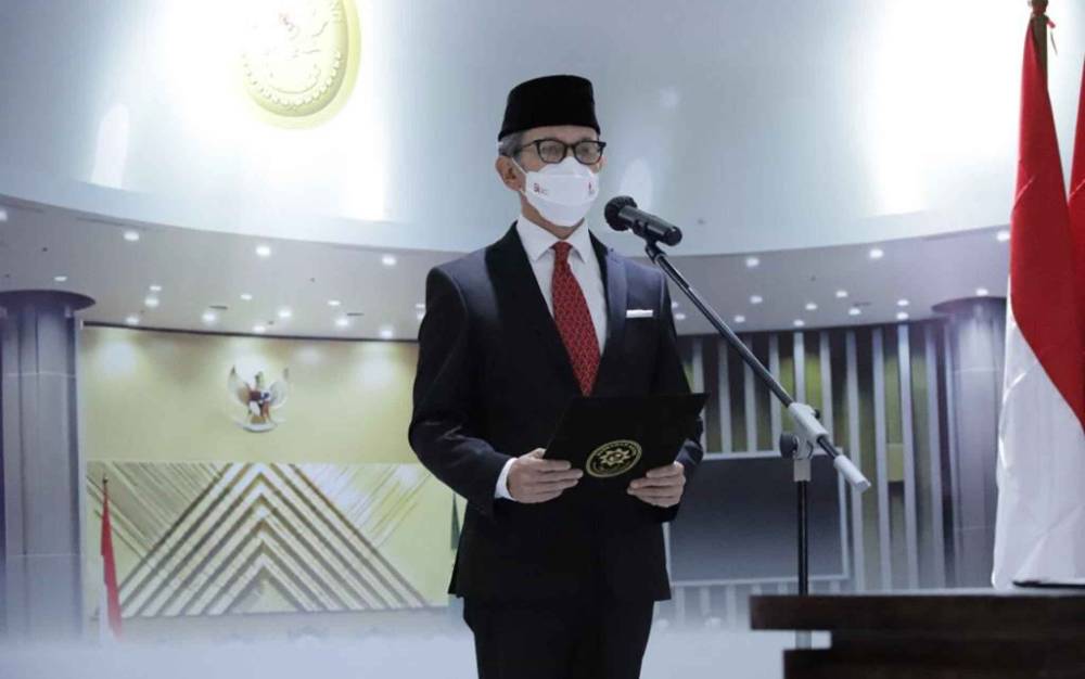 Ketua Mahkamah Agung, H M Syarifuddin mengambil sumpah jabatan dan melantik Ketua dan Anggota Dewan Komisioner OJK Periode 2022-2027. (FOTO: TESTI PRISCILLA)