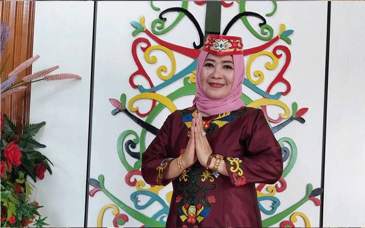 Anggota Komisi C Bidang Kesra DPRD Kota Palangka Raya, Susi Idawati saat perayaan HUT Pemko. (Foto: HENDRI)