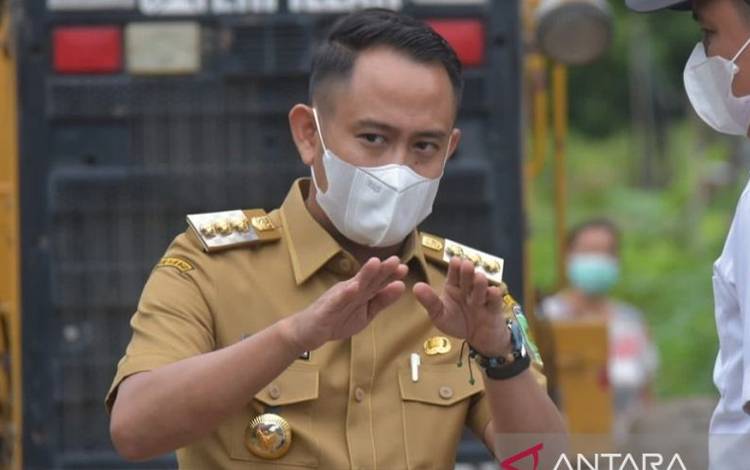 Wali Kota Palangka Raya, Kalimantan Tengah Fairid Naparin (ANTARA/Rendhik Andika)