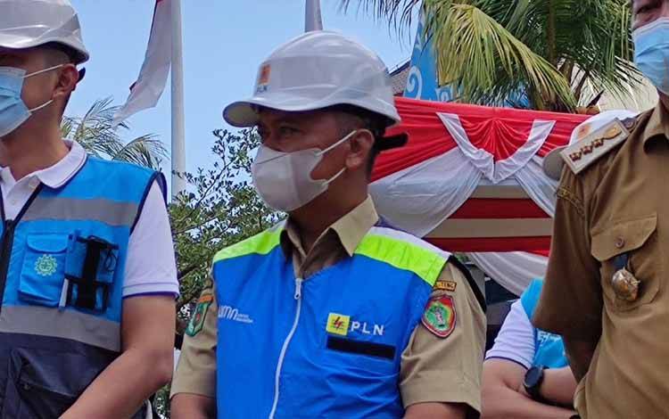 Plt Disnakertrans Kalteng, Farid Wajdi memakai masker saat menghadiri apel siaga di Halaman Kantor PT PLN (Persero) UP3 Palangka Raya, Senin 25 Juli 2022