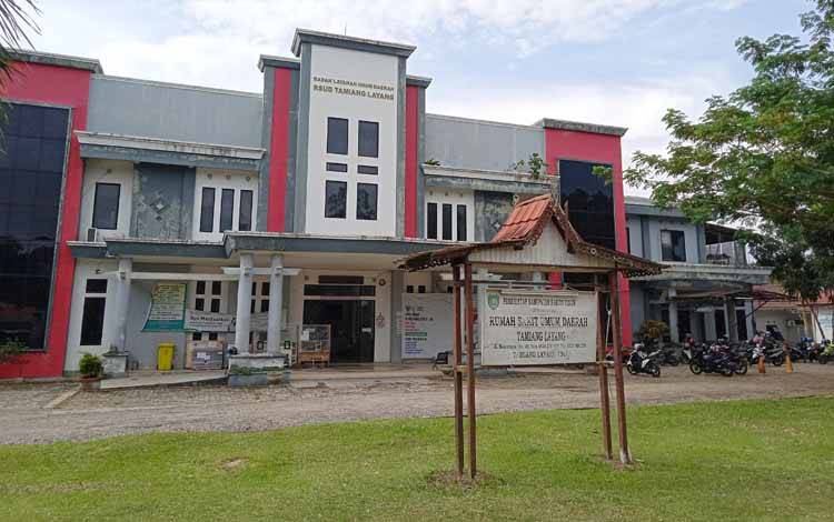 Mantan dokter spesialis penyakit dalam H Rosidi Sumadi menuntut hak insentif penanganan covid-19 yang belum dibayarkan oleh RSUD Tamiang Layang. (FOTO: BOLE MALO)