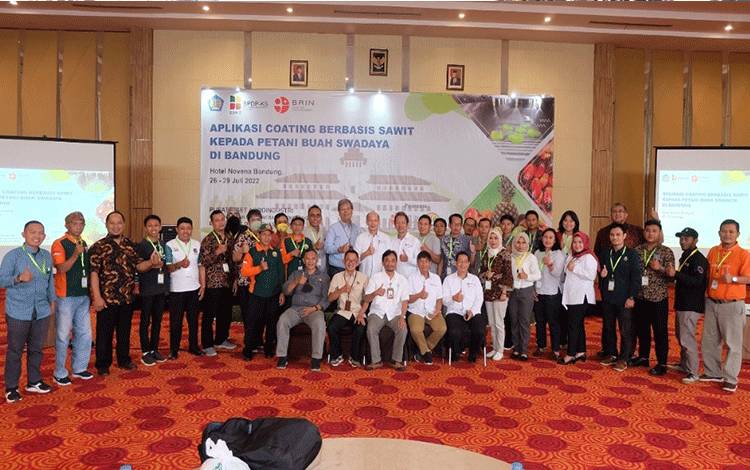 Sosialisasi dan pembinaan UKMK terkait penggunaan coating buah lokal berbasis produk sawit di Bandung. (FOTO: ISTIMEWA)