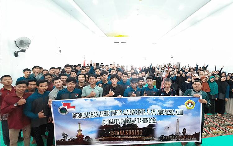 Foto bersama Panitia dan Peserta Perkemahan Akhir Tahun Ajaran Permata CAI ke 43 Tahun 2022, Kabupaten Kotawaringin Barat. (FOTO: DANANG)