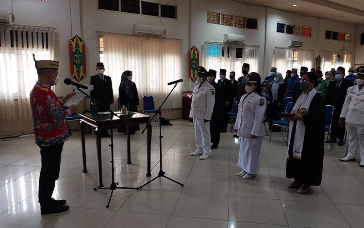 Suasana pelantikan pejabat administrasi di lingkup Pemkab Kapuas, Kamis, 4 Agustus 2022. (FOTO: DODI)
