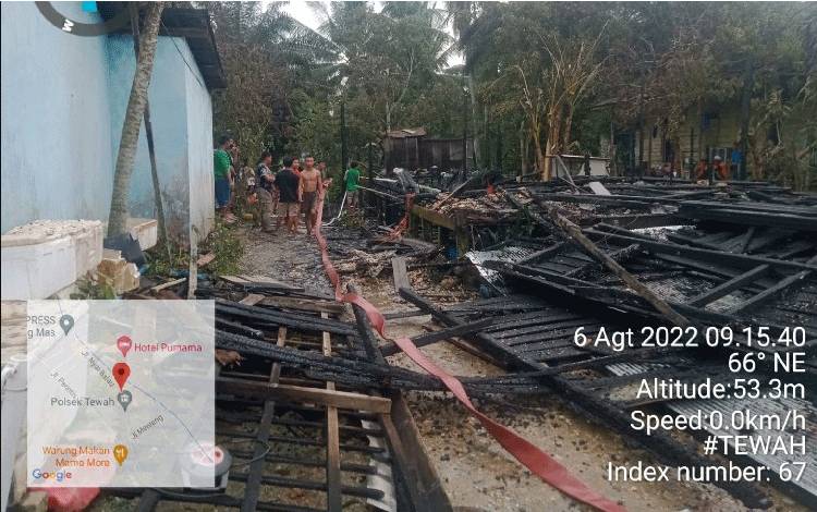 Kebakaran telah hanguskan satu rumah di Jalan Nyai Balau Kelurahan Tewah, Kecamatan Tewah Kabupaten Gunung Mas pada Sabtu 6 Agustus 2022. (FOTO: BPBD Gunung Mas)