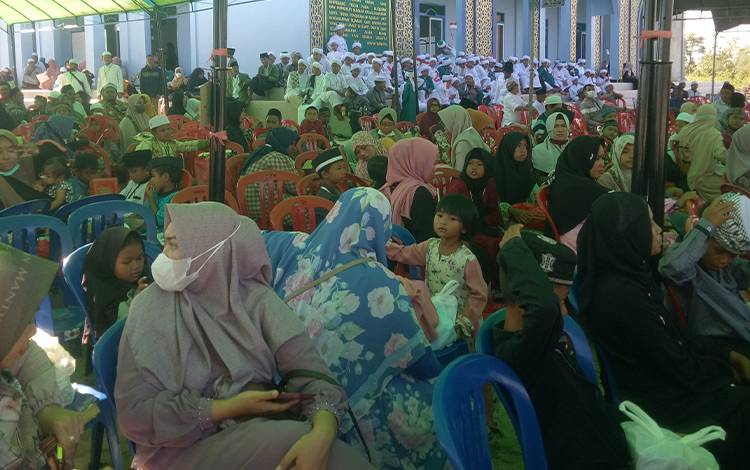 Acara santunan anak yatim di Pondok Pesantren Al-Qu'ran Assa'adat, Senin, 8 Agustus 2022. (FOTO: NISA)