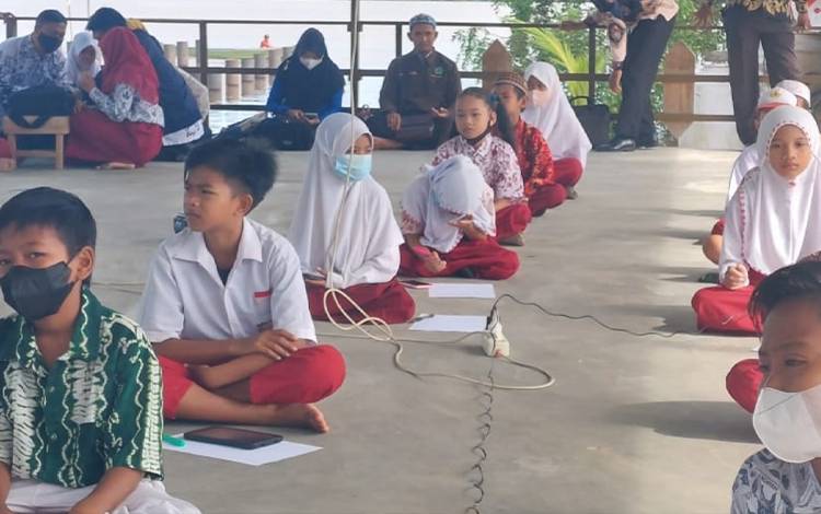 Pekan Sains yang diikuti murid SD di Kecamatan Kapuas Kuala. (FOTO: IST)