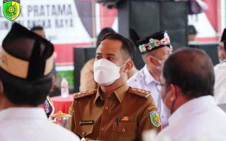 Wali Kota Palangka Raya, Fairid Naparin saat menghadiri peresmian klinik IAIN. (FOTO: HUMAS PEMKO)